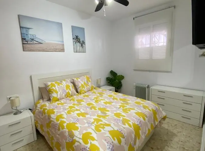 Precioso En El Centro De Conil Familias, Parejas Y Grupos Apartment *